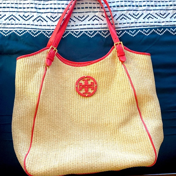 Tory Burch Handbags - Straw Tori Burch bag with coral leather trim